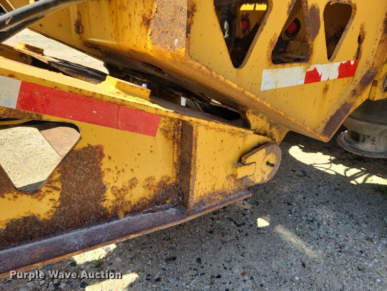 image for item EE1047 2010 Trail King lowboy equipment trailer