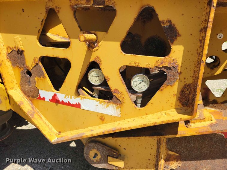 image for item EE1047 2010 Trail King lowboy equipment trailer