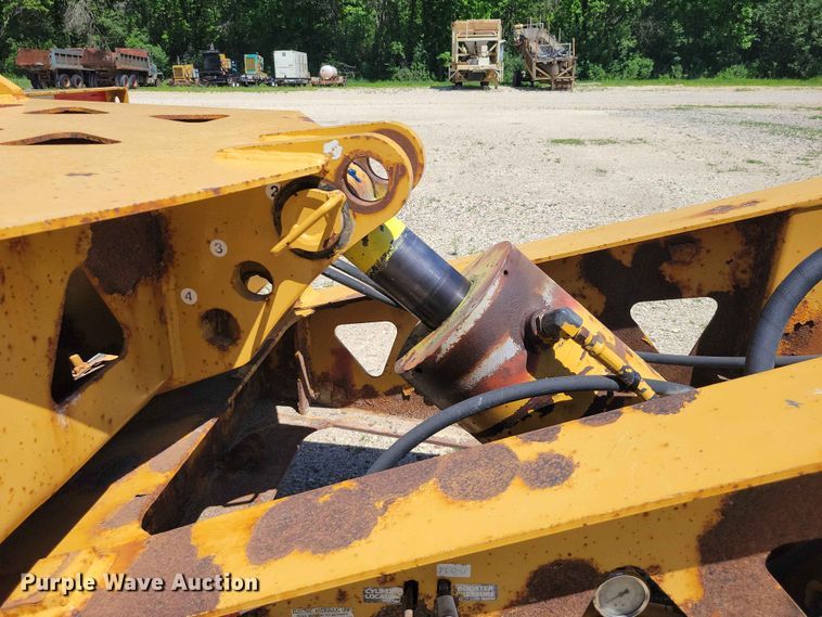 image for item EE1047 2010 Trail King lowboy equipment trailer