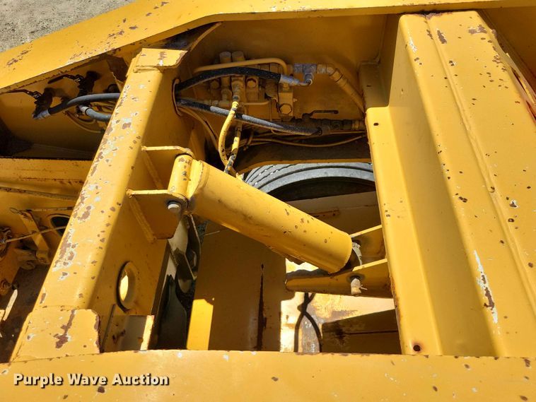image for item EE1047 2010 Trail King lowboy equipment trailer
