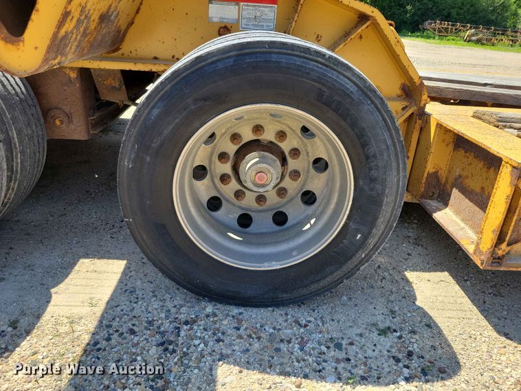 image for item EE1047 2010 Trail King lowboy equipment trailer