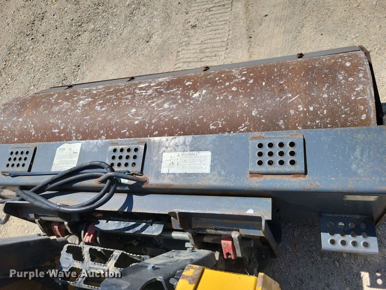 image for item EE1092 2003 Alitec CR73AS skid steer vibratory roller