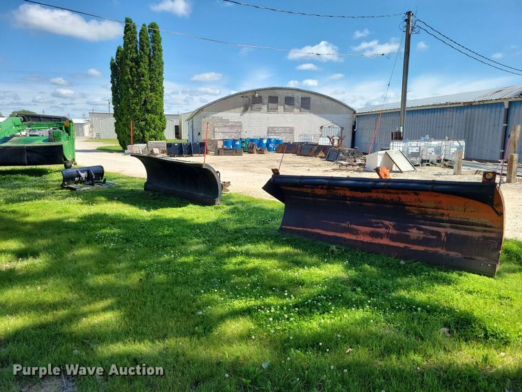image for item EE1095 Henderson 10x42 (3) snow plows