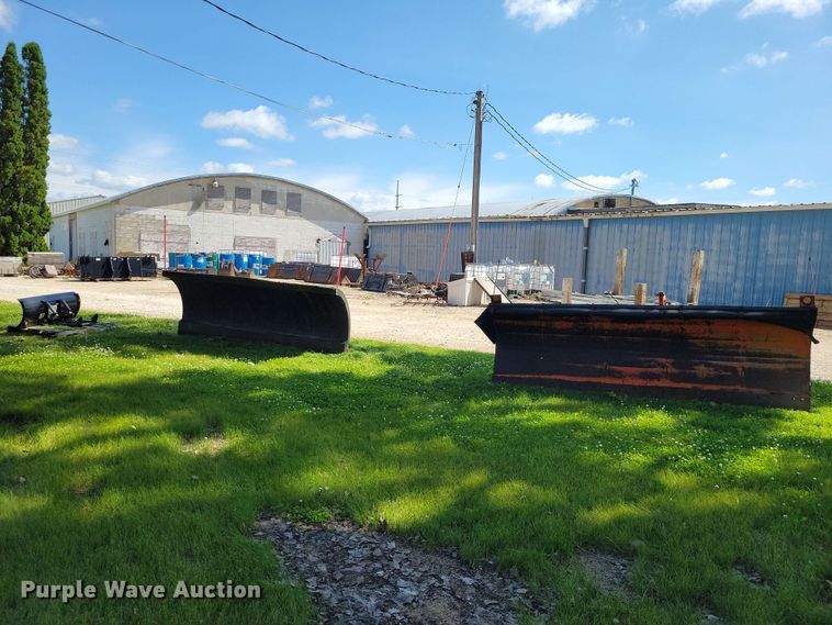 image for item EE1095 Henderson 10x42 (3) snow plows