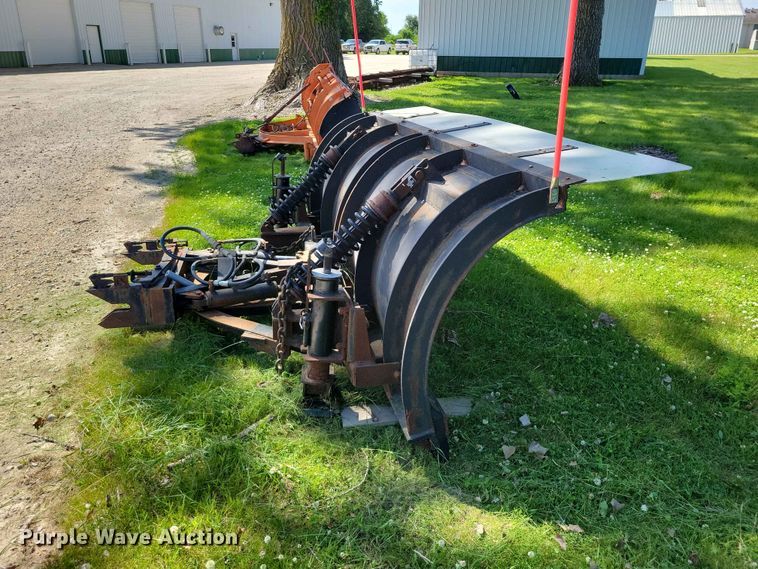 image for item EE1095 Henderson 10x42 (3) snow plows