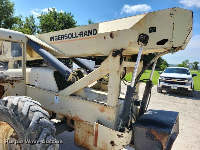 image for item EE1096 Ingersol-Rand VR-642 telehandler