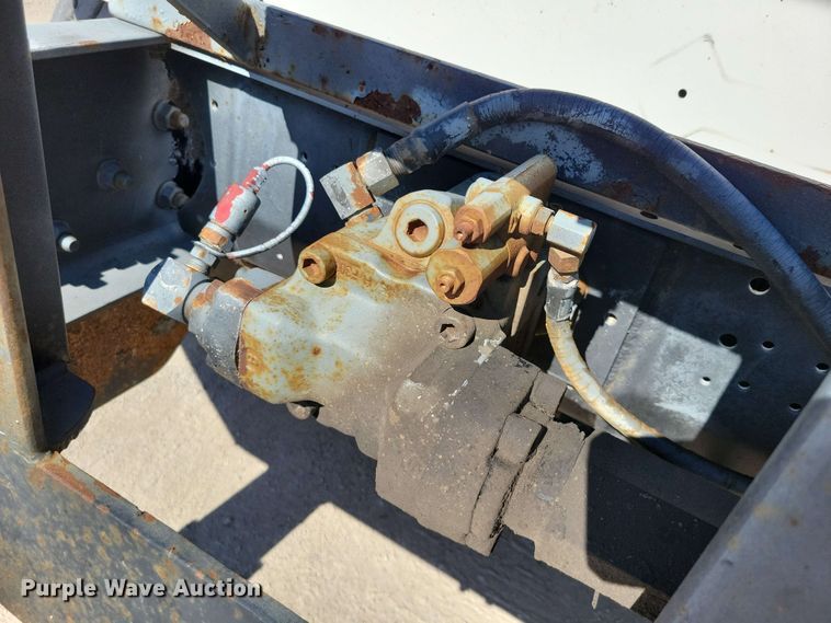 image for item EE1097 1999 International 4900 dump flatbed truck