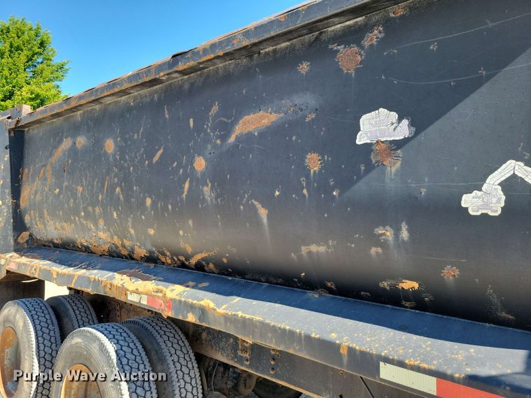 image for item EE1097 1999 International 4900 dump flatbed truck