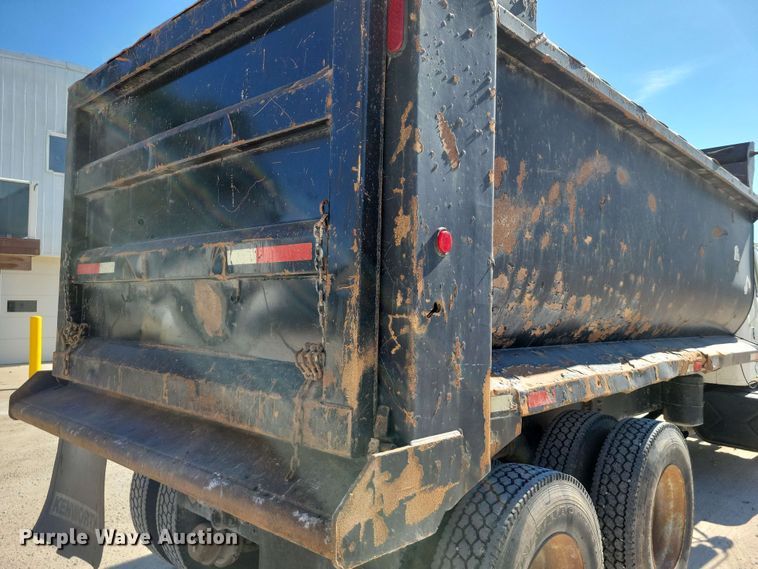 image for item EE1097 1999 International 4900 dump flatbed truck