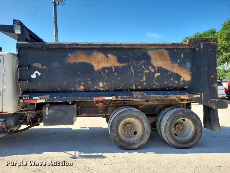 image for item EE1097 1999 International 4900 dump flatbed truck