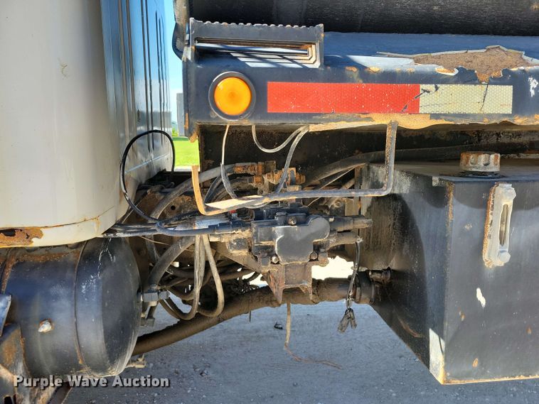 image for item EE1097 1999 International 4900 dump flatbed truck