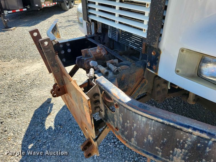 image for item EE1098 1995 International  4700 dump truck