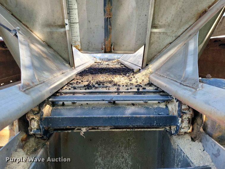image for item EE1098 1995 International  4700 dump truck