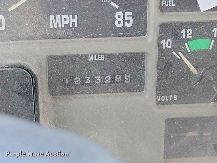 image for item EE1098 1995 International  4700 dump truck