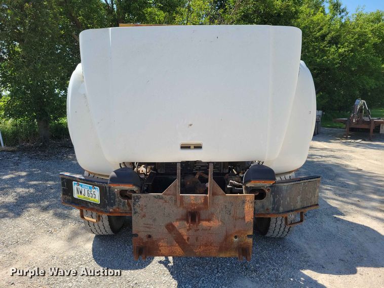 image for item EE1098 1995 International  4700 dump truck