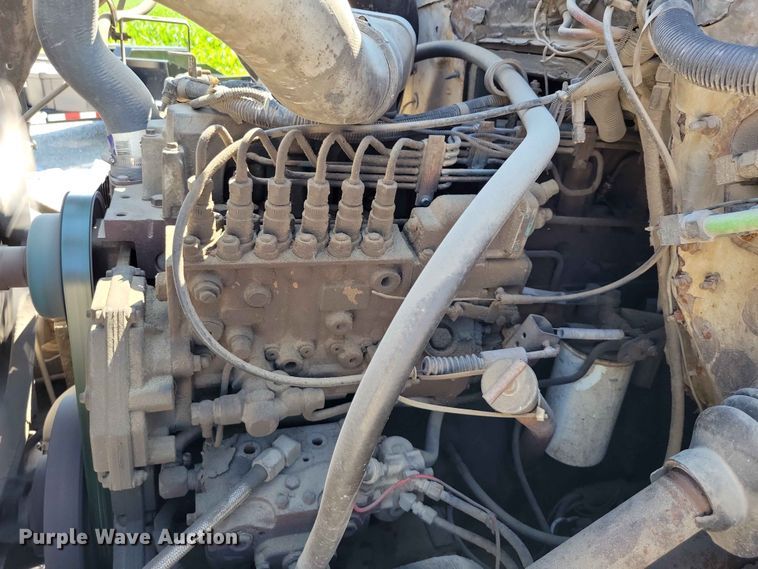 image for item EE1098 1995 International  4700 dump truck