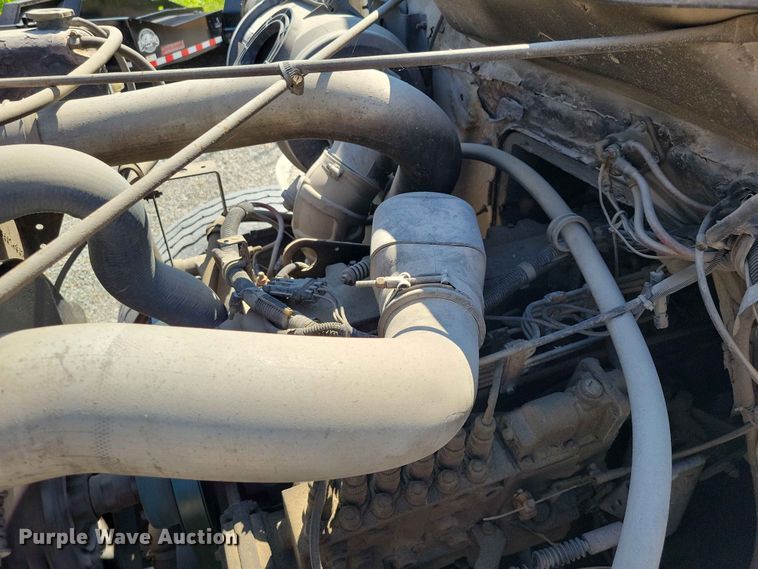 image for item EE1098 1995 International  4700 dump truck
