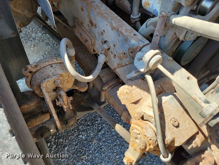 image for item EE1098 1995 International  4700 dump truck