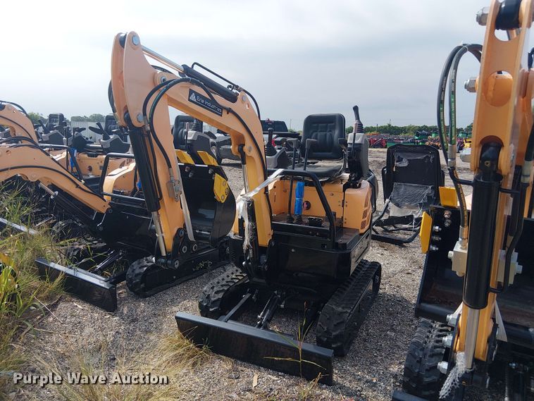 image for item EE1487 2024 Erie Industries EM15 mini excavator