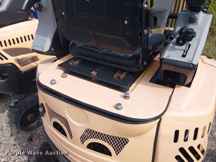 image for item EE1487 2024 Erie Industries EM15 mini excavator