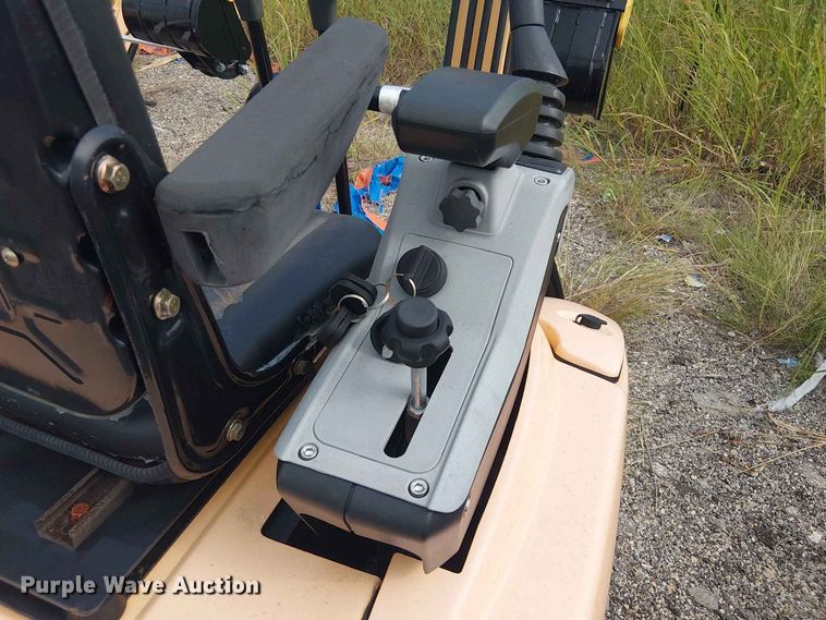 image for item EE1487 2024 Erie Industries EM15 mini excavator