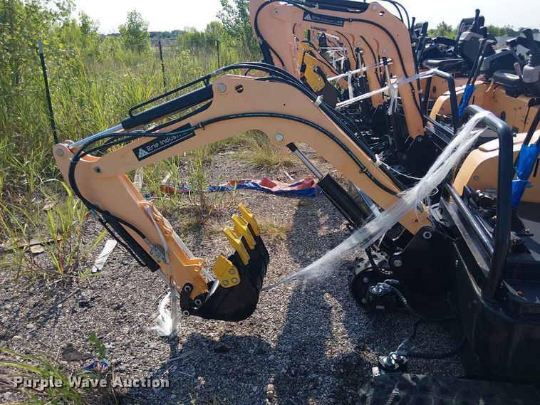 image for item EE1489 2024 Erie Industries EM15 mini excavator