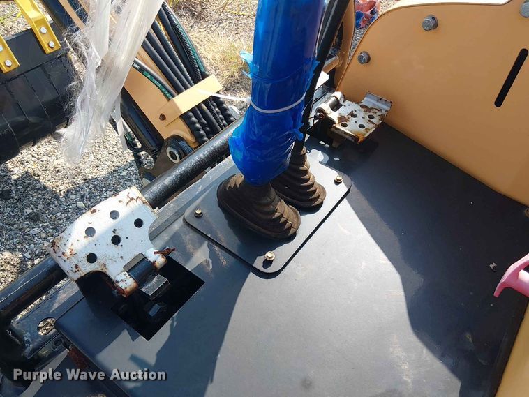 image for item EE1489 2024 Erie Industries EM15 mini excavator