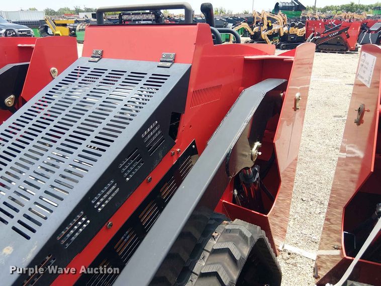 image for item EE1506 Erie Industries SCL850 compact utility loader