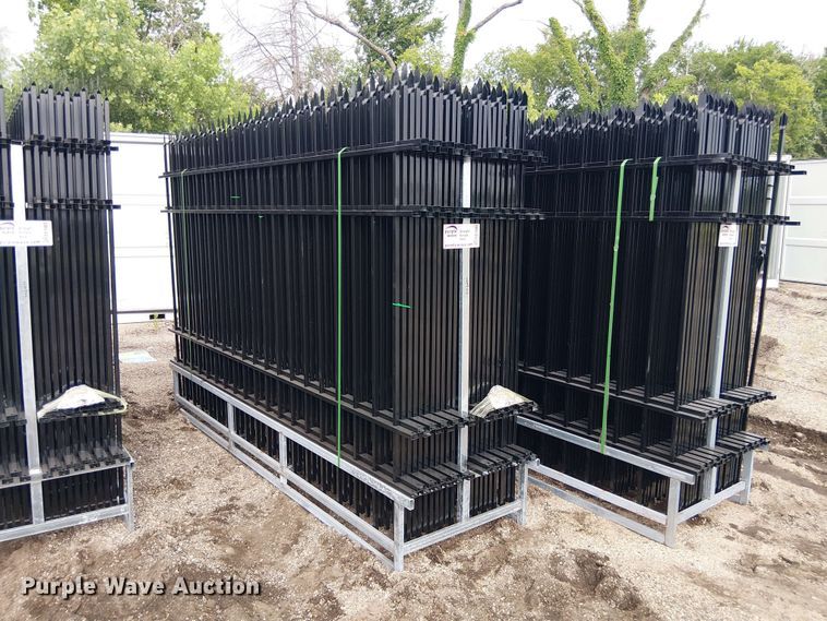 (22) Valley Pioneer F10 fence panels