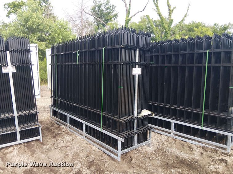 (22) Valley Pioneer F10 fence panels