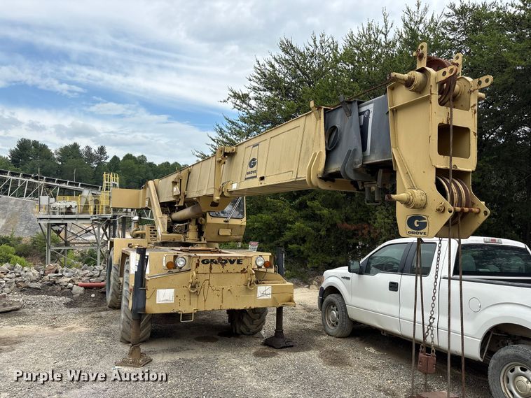image for item EF1232 1986 Grove RT422 crane