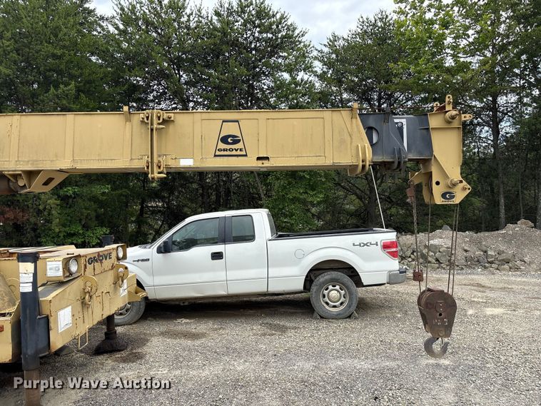 image for item EF1232 1986 Grove RT422 crane