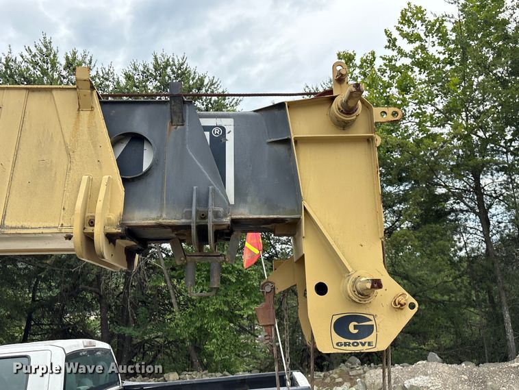 image for item EF1232 1986 Grove RT422 crane