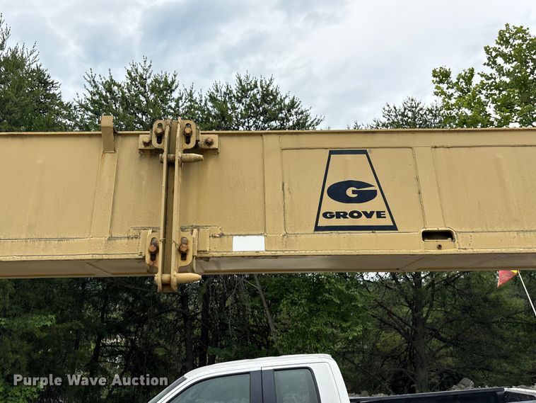 image for item EF1232 1986 Grove RT422 crane