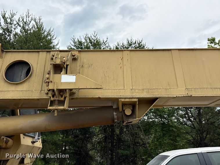image for item EF1232 1986 Grove RT422 crane