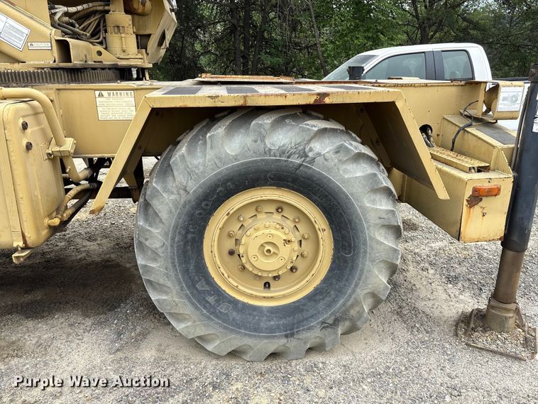image for item EF1232 1986 Grove RT422 crane