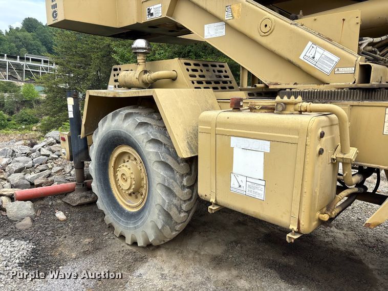 image for item EF1232 1986 Grove RT422 crane