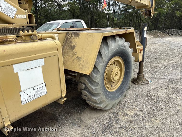 image for item EF1232 1986 Grove RT422 crane