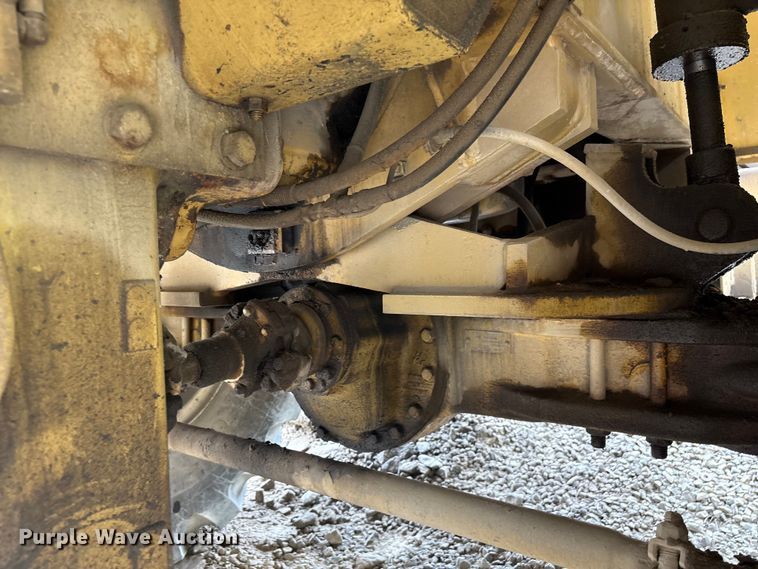 image for item EF1232 1986 Grove RT422 crane