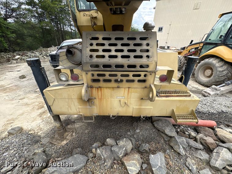 image for item EF1232 1986 Grove RT422 crane