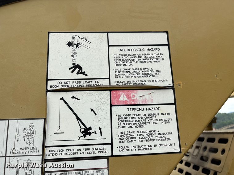 image for item EF1232 1986 Grove RT422 crane