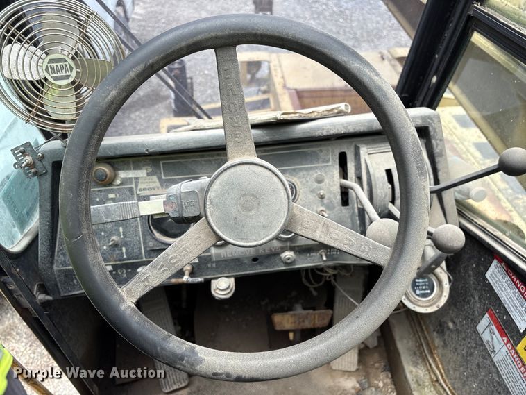 image for item EF1232 1986 Grove RT422 crane