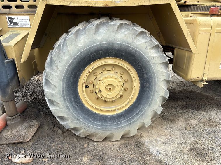 image for item EF1232 1986 Grove RT422 crane