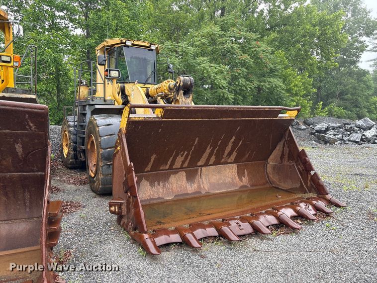 image for item EF1233 2001 Komatsu WA600-3L wheel loader