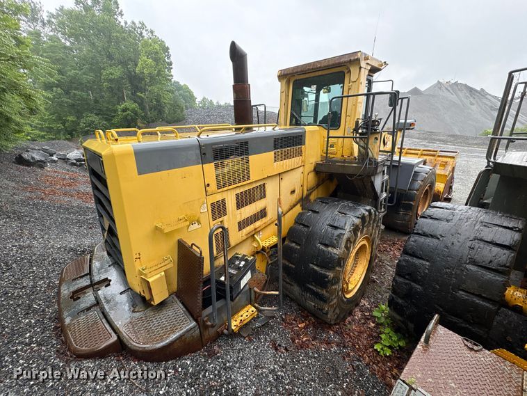 image for item EF1233 2001 Komatsu WA600-3L wheel loader