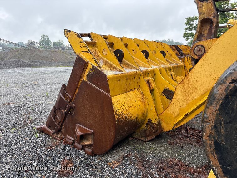 image for item EF1233 2001 Komatsu WA600-3L wheel loader