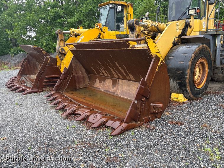 image for item EF1233 2001 Komatsu WA600-3L wheel loader