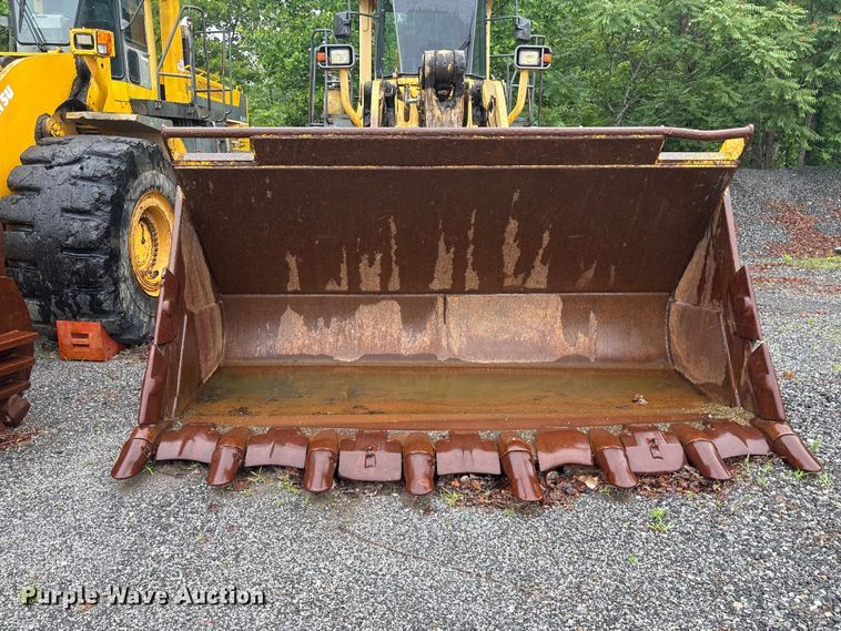 image for item EF1233 2001 Komatsu WA600-3L wheel loader