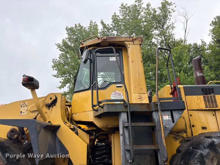 image for item EF1233 2001 Komatsu WA600-3L wheel loader