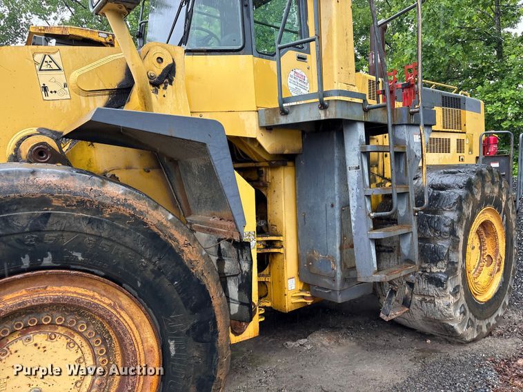 image for item EF1233 2001 Komatsu WA600-3L wheel loader